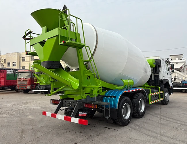HOWO 6×4 Concrete Mixer Truck 12m³ with Sinotruk 371HP Engine - 图片 4
